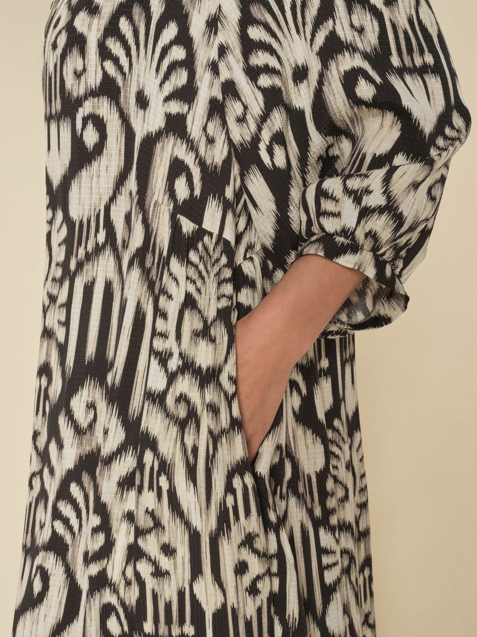 Modelshot / Black / Detail